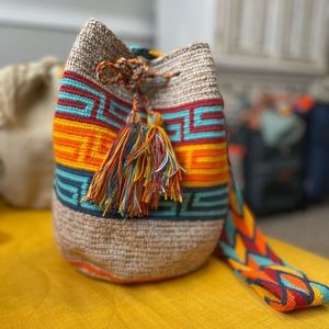 Mochila Wayuu, 100% Handmade, made in Colombia. Orange Beige Tones MultiColor